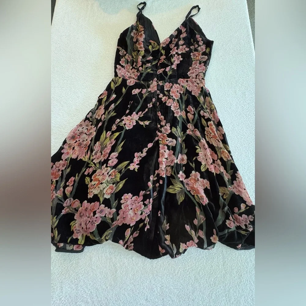 Anthropologie Eri + Ali Black Velvet Floral Burnout Midi Dress Size 2
